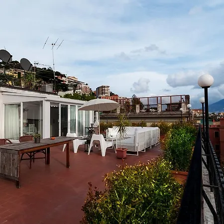 Attico Al Centro Di Naples